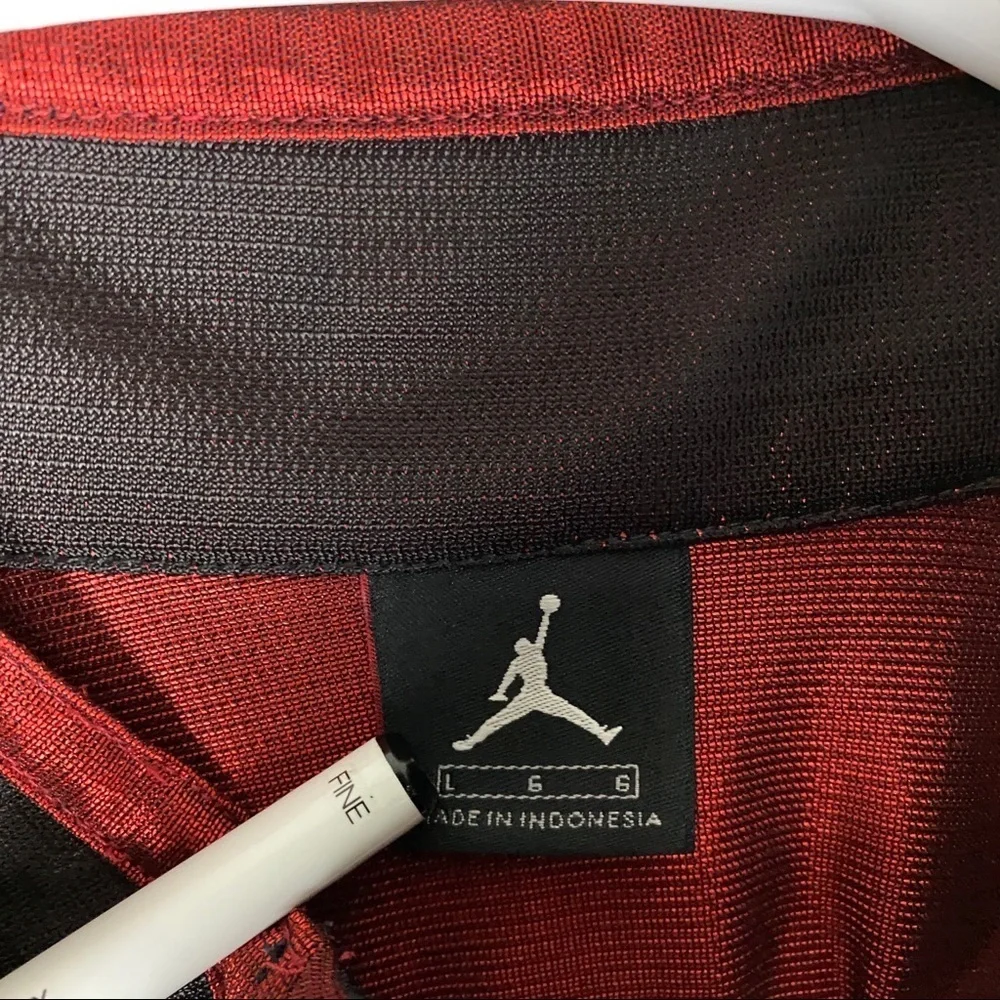 Air Jordan Pullover Light Jacket Satin Size Large